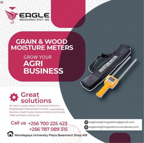 Portable moisture meter for dry grains