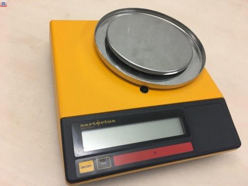 FA3204 Laboratory Precision Scale