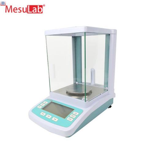 School laboratory weighing scale